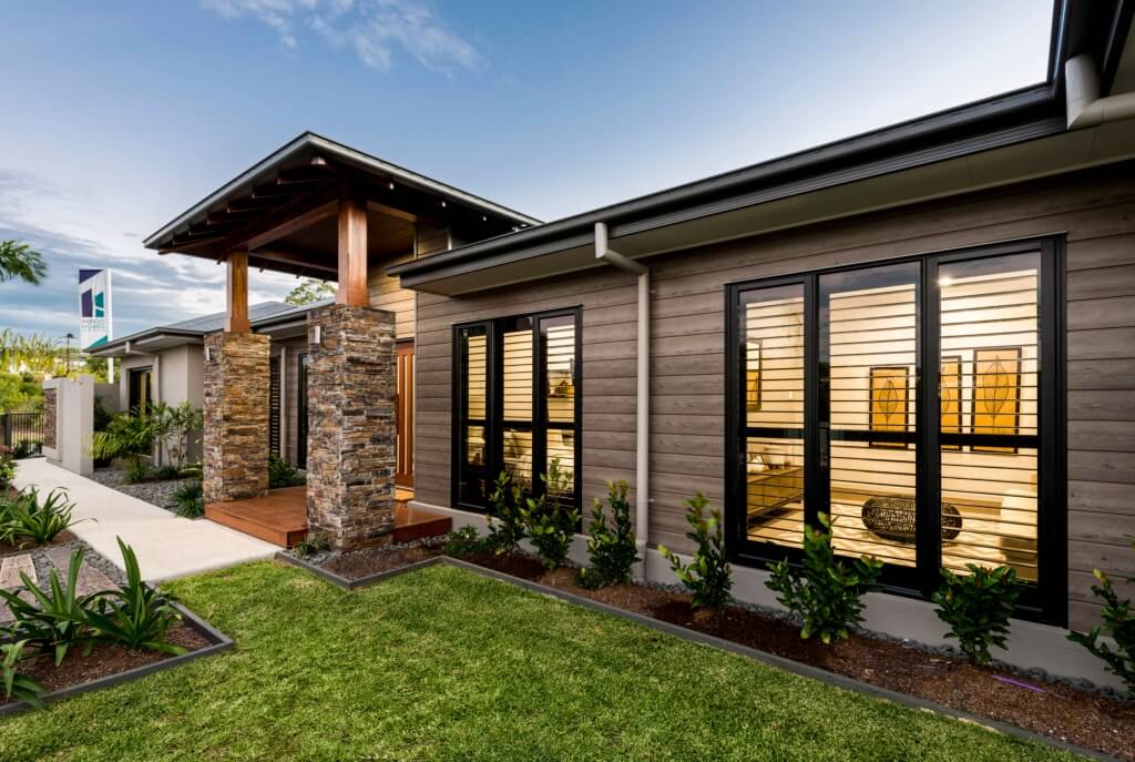 Tailored Acreage Designs: Indigo Homes’ Solution for Spacious Living